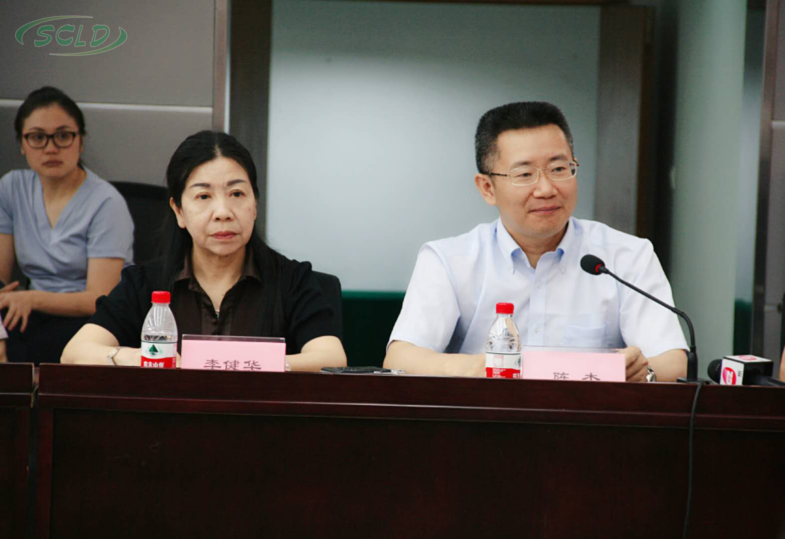 李小姐.jpg